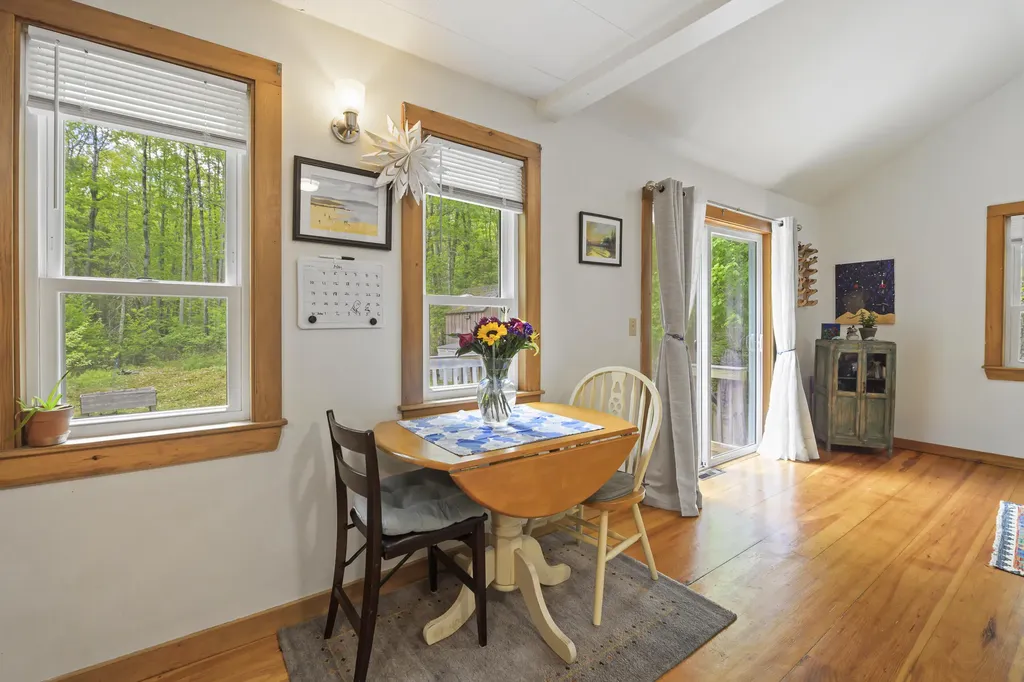 17 Eagle Lane Damariscotta ME 04543