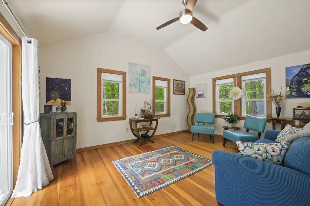 17 Eagle Lane Damariscotta ME 04543