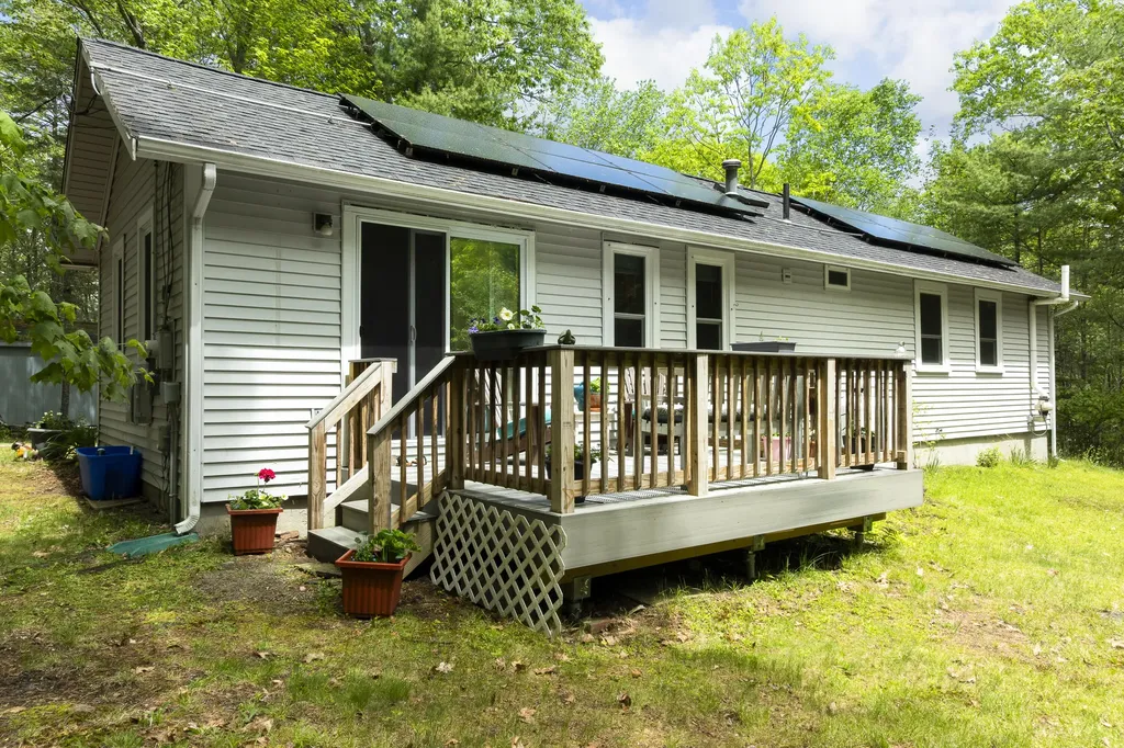17 Eagle Lane Damariscotta ME 04543