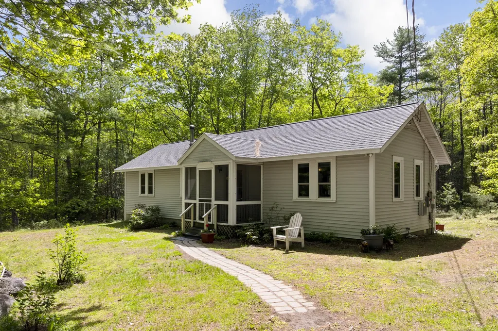 17 Eagle Lane Damariscotta ME 04543