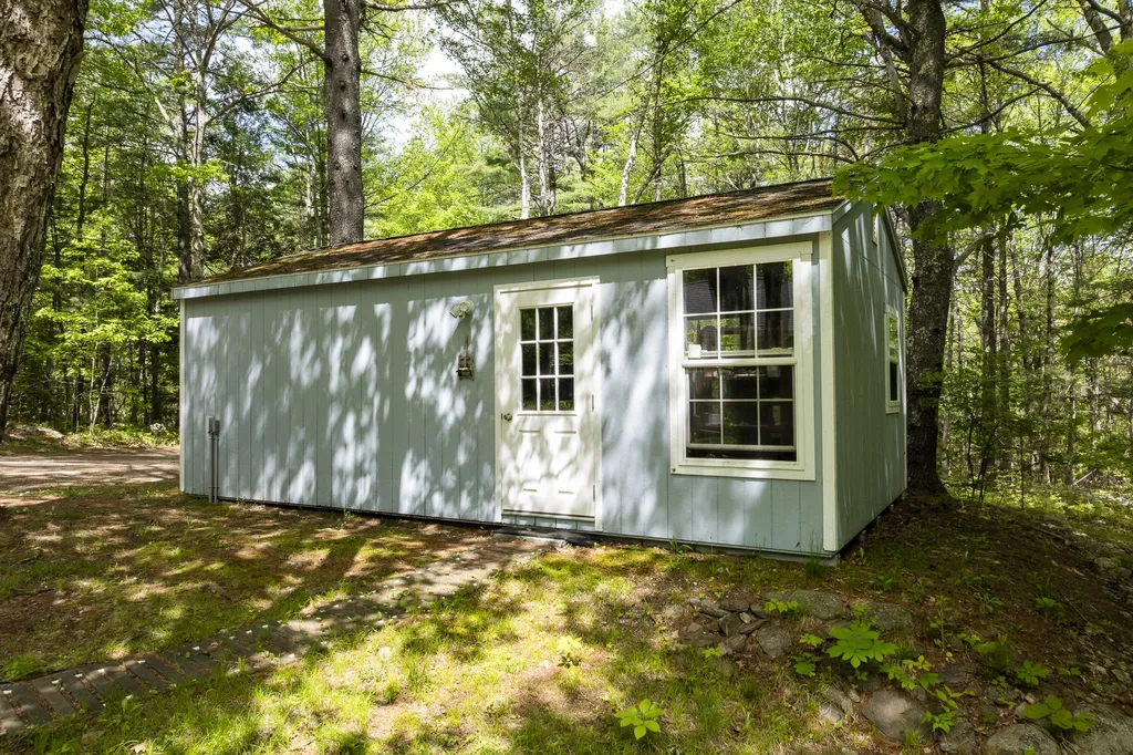 17 Eagle Lane Damariscotta ME 04543