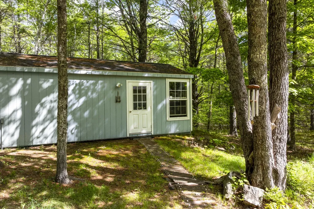 17 Eagle Lane Damariscotta ME 04543