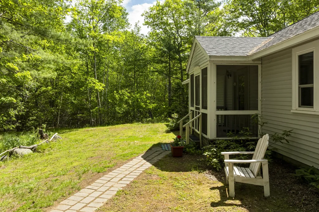 17 Eagle Lane Damariscotta ME 04543