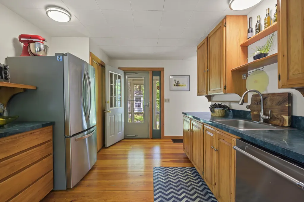 17 Eagle Lane Damariscotta ME 04543