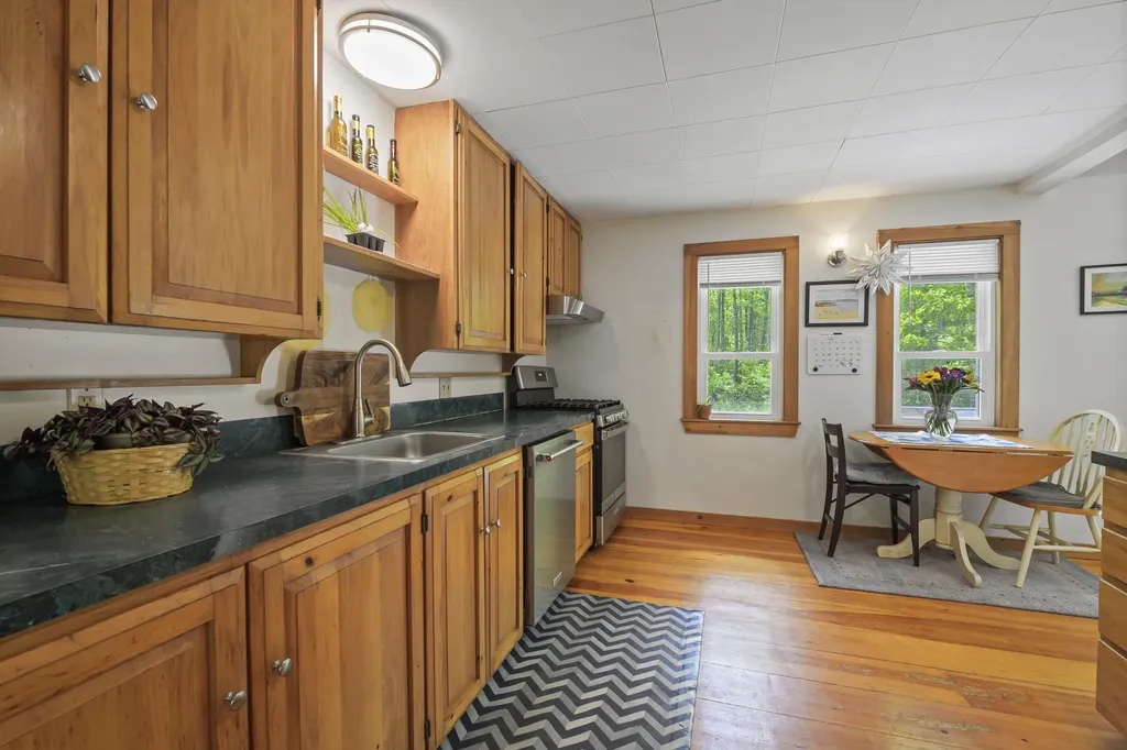 17 Eagle Lane Damariscotta ME 04543