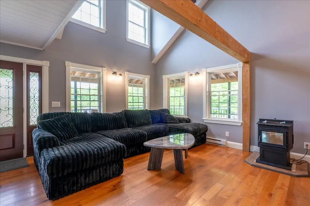 55 Mountain View Extension Rockland ME 04841