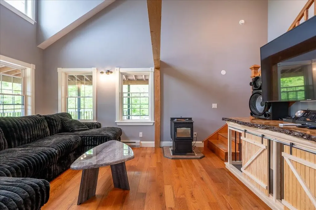55 Mountain View Extension Rockland ME 04841