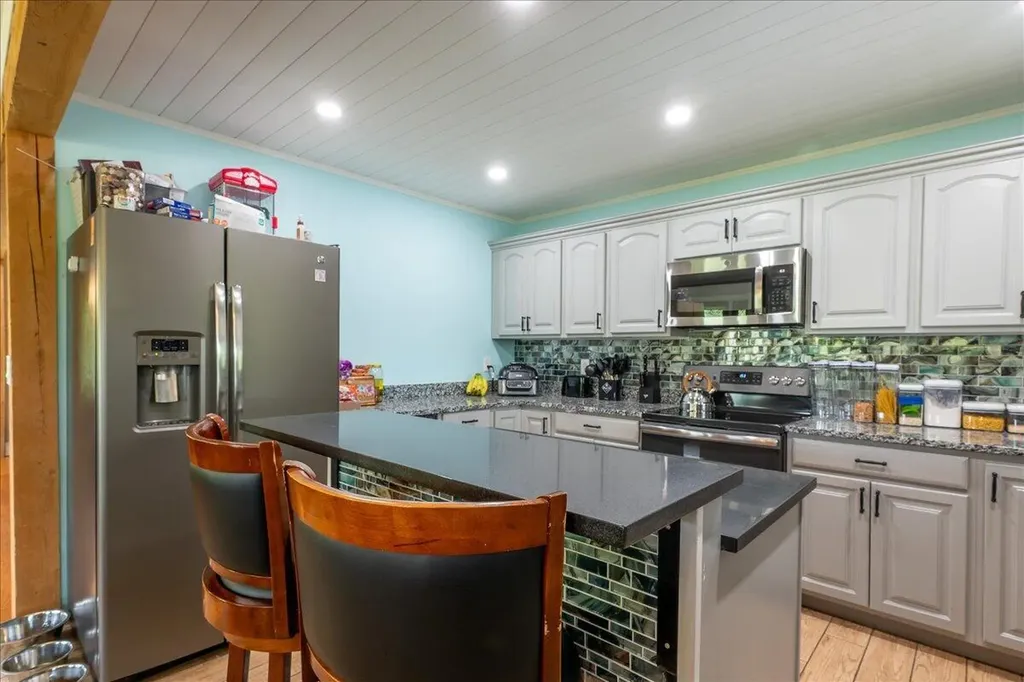55 Mountain View Extension Rockland ME 04841