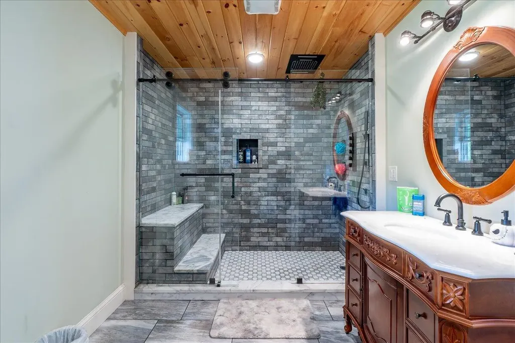 55 Mountain View Extension Rockland ME 04841