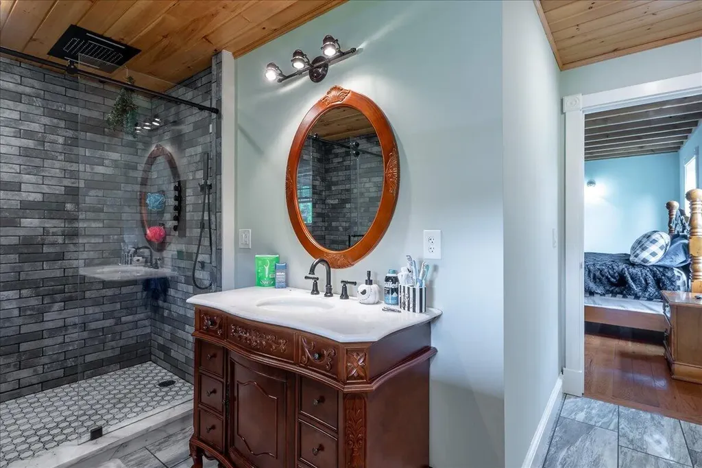 55 Mountain View Extension Rockland ME 04841