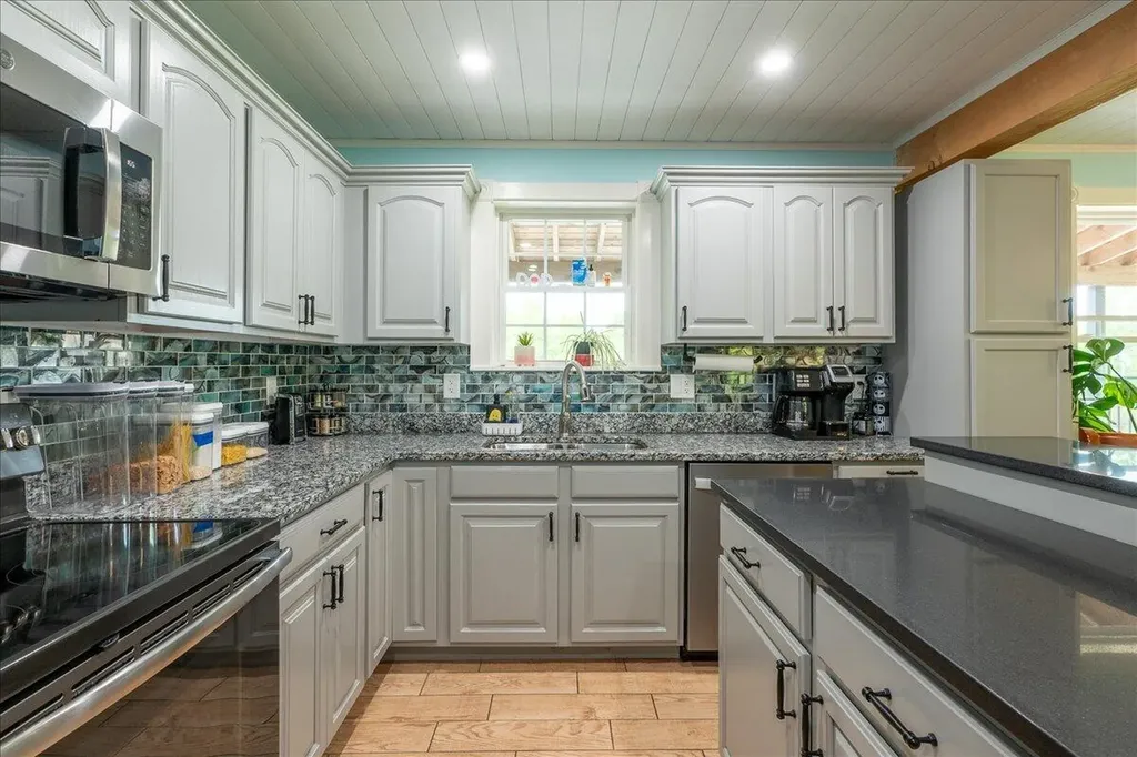 55 Mountain View Extension Rockland ME 04841