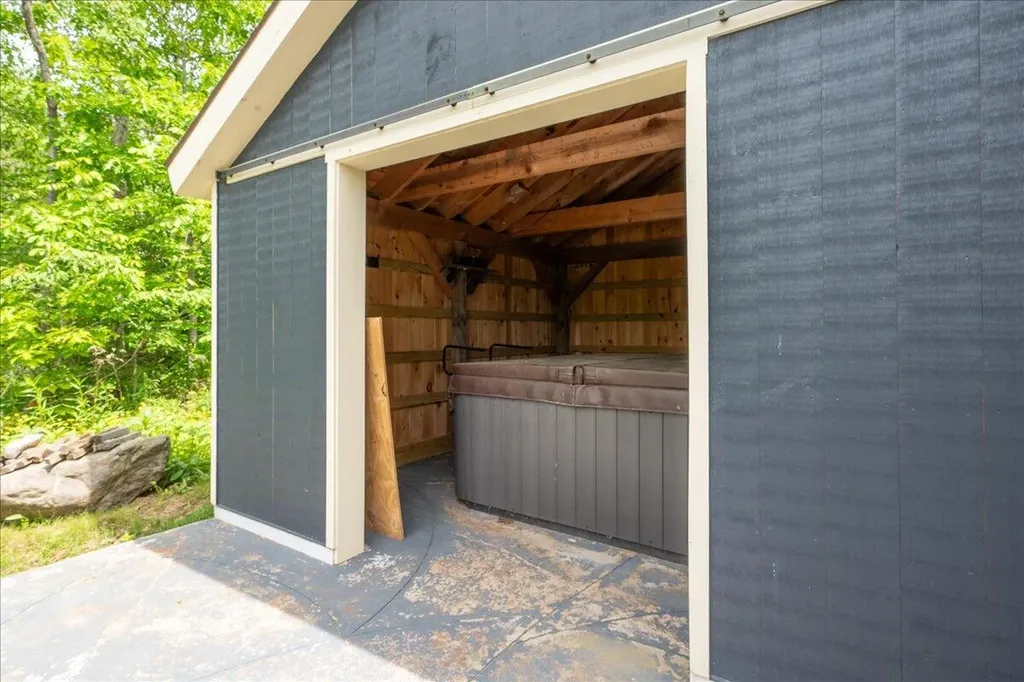 55 Mountain View Extension Rockland ME 04841