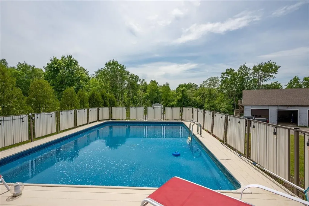 55 Mountain View Extension Rockland ME 04841