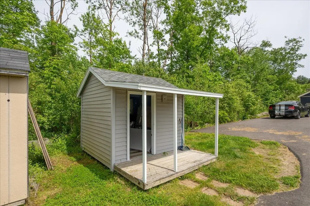 55 Mountain View Extension Rockland ME 04841