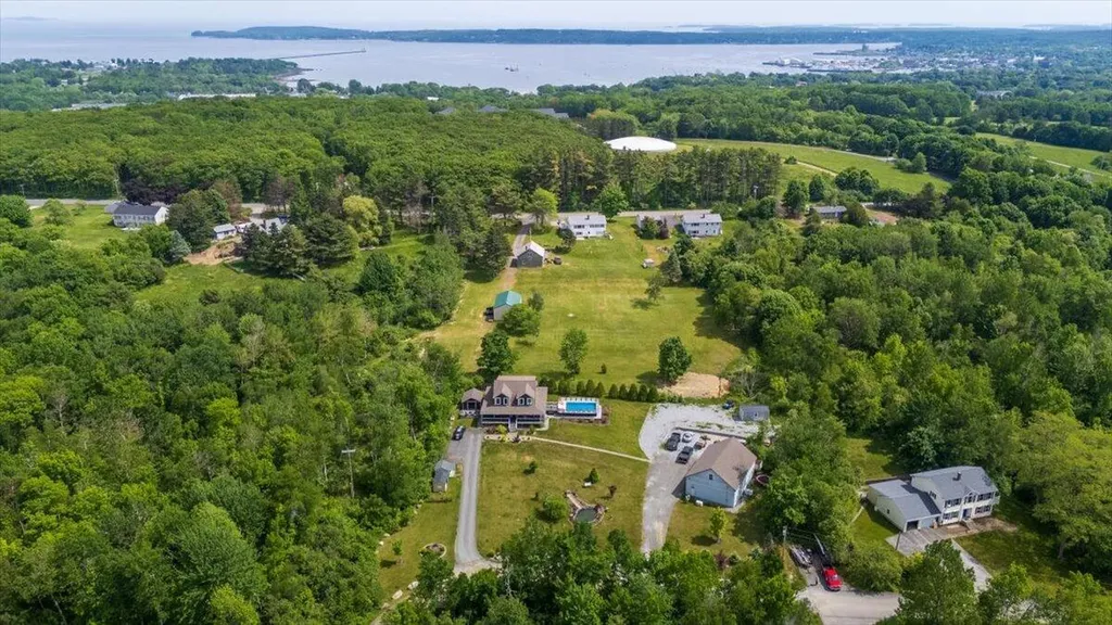 55 Mountain View Extension Rockland ME 04841
