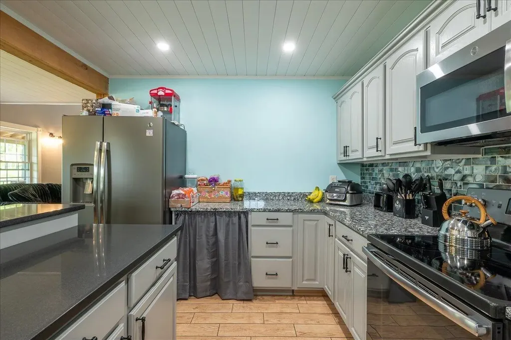 55 Mountain View Extension Rockland ME 04841