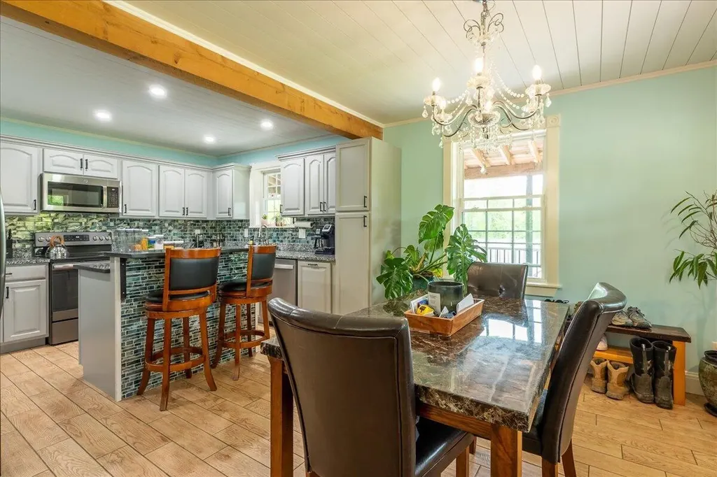 55 Mountain View Extension Rockland ME 04841