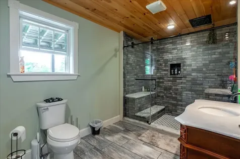 55 Mountain View Extension Rockland ME 04841