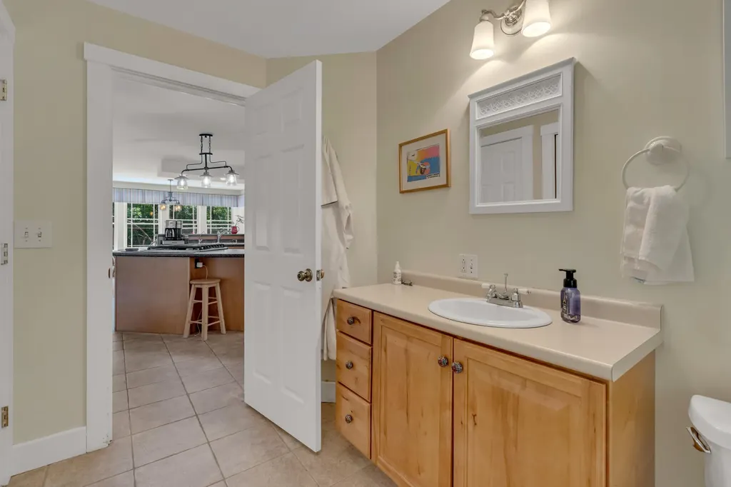 207 N Auburn Road Auburn ME 04210