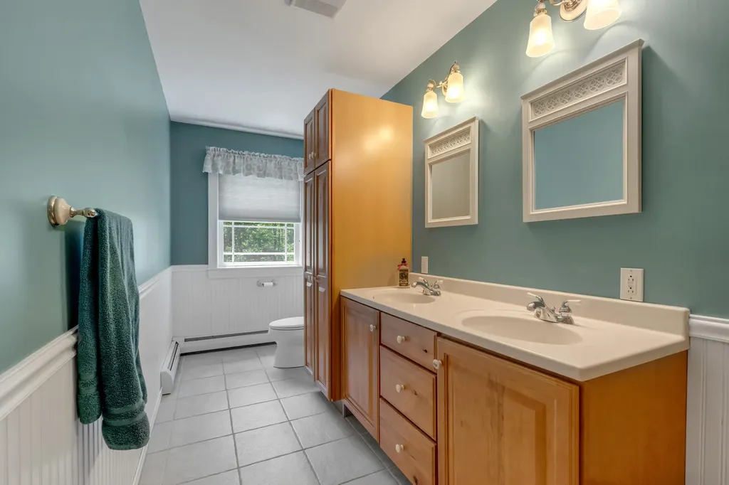 207 N Auburn Road Auburn ME 04210
