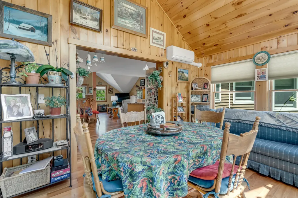 207 N Auburn Road Auburn ME 04210