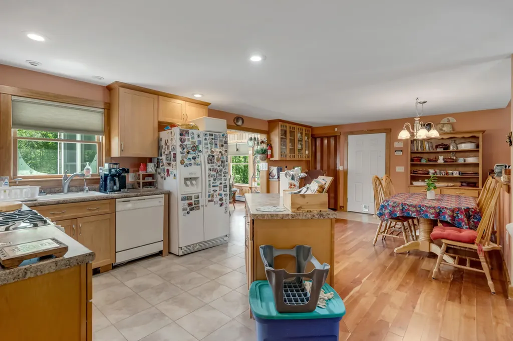 207 N Auburn Road Auburn ME 04210