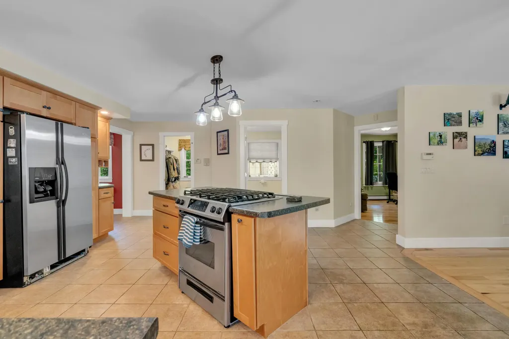 207 N Auburn Road Auburn ME 04210