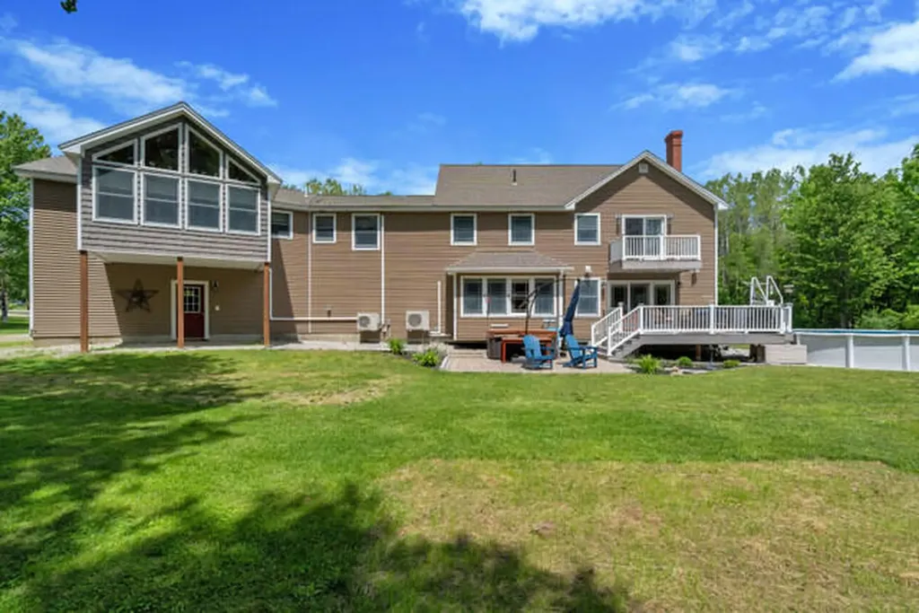 207 N Auburn Road Auburn ME 04210