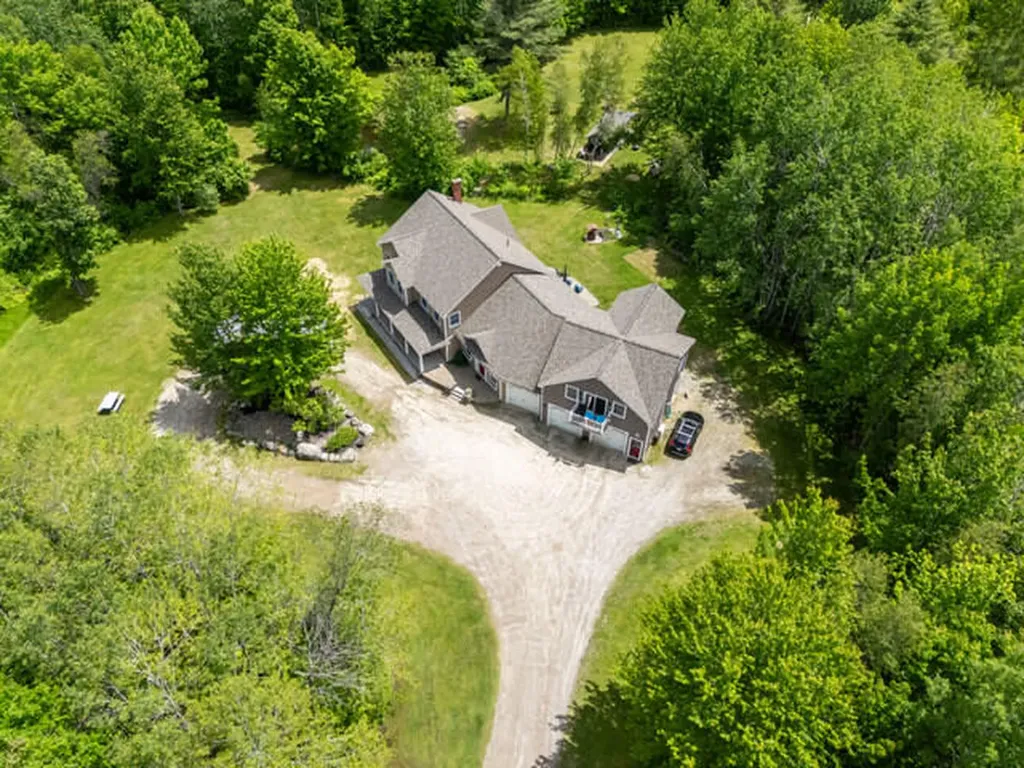207 N Auburn Road Auburn ME 04210