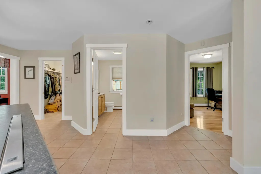 207 N Auburn Road Auburn ME 04210