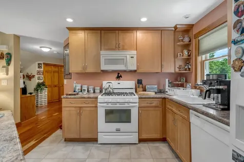 207 N Auburn Road Auburn ME 04210