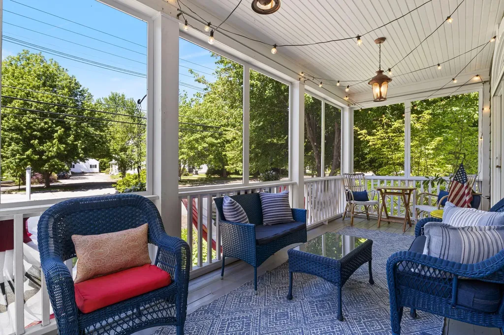 Kennebunk ME 04043