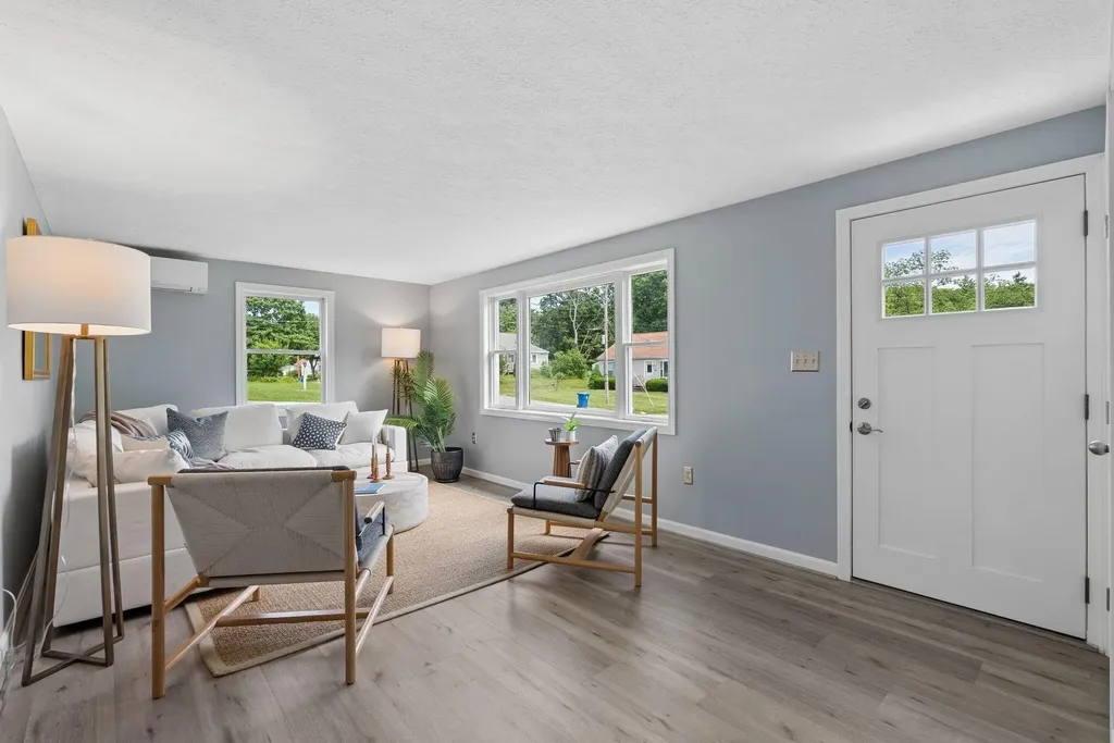167 Rowe Avenue Portland ME 04102