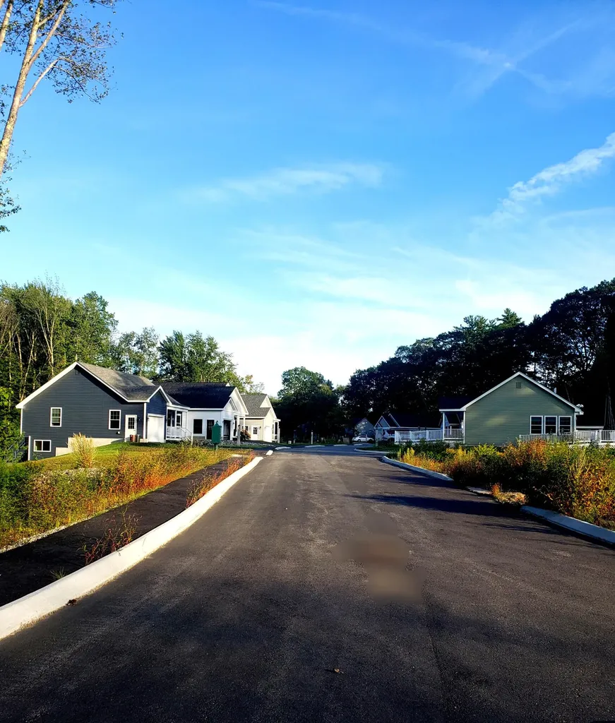 5 Heritage Way Saco ME 04072