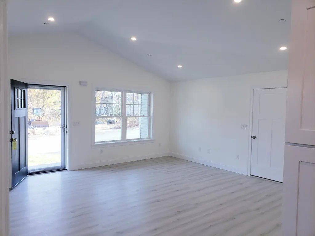 5 Heritage Way Saco ME 04072
