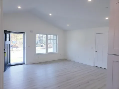 5 Heritage Way Saco ME 04072