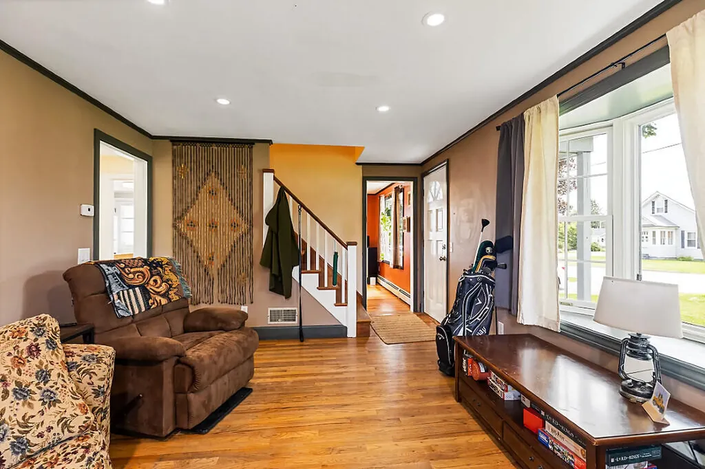 29 Sterling Street Waterville ME 04901