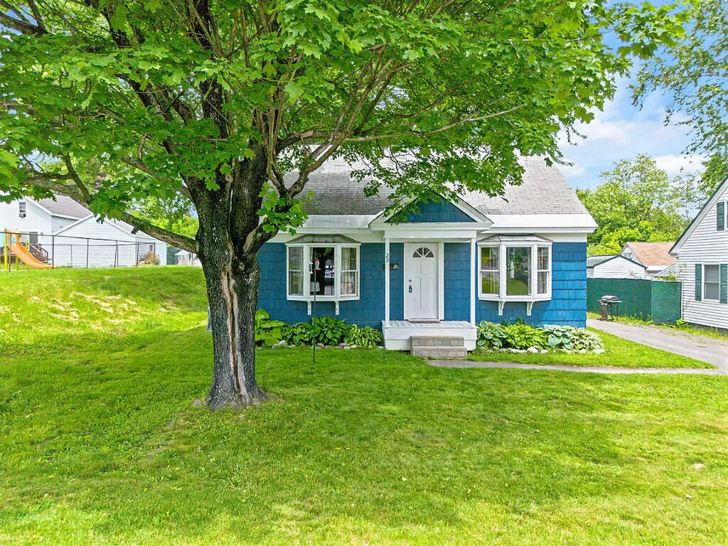 29 Sterling Street Waterville ME 04901