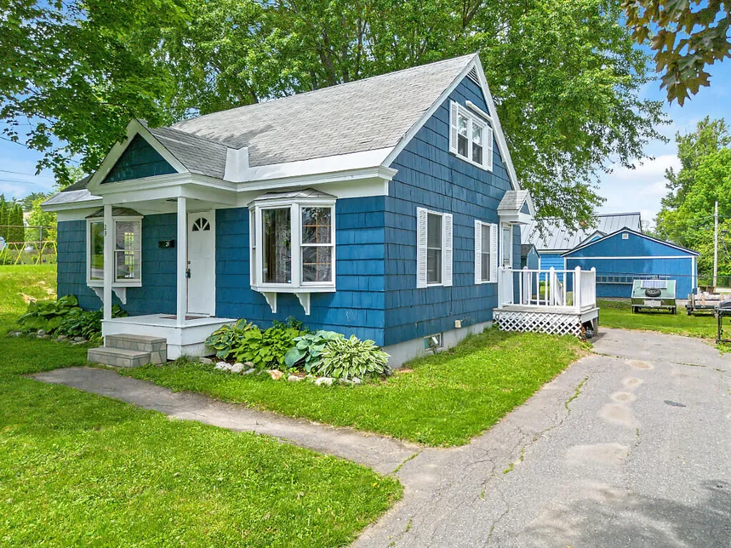 29 Sterling Street Waterville ME 04901