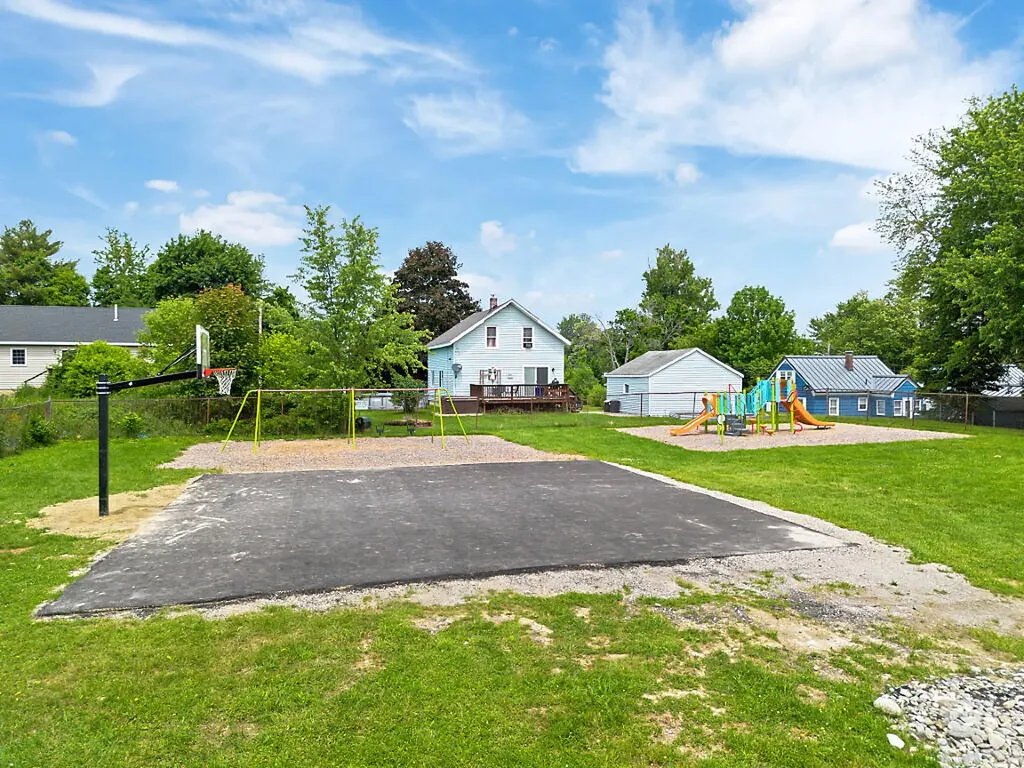 29 Sterling Street Waterville ME 04901