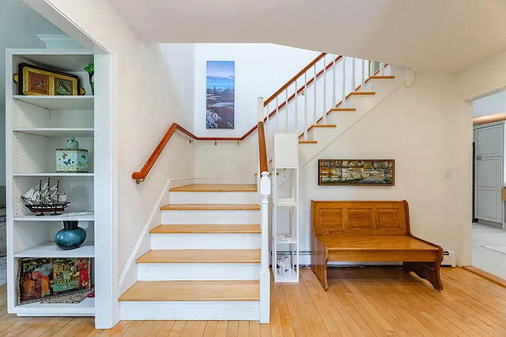 8 N Lewis Avenue Camden ME 04843