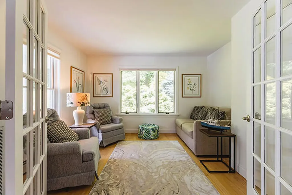8 N Lewis Avenue Camden ME 04843