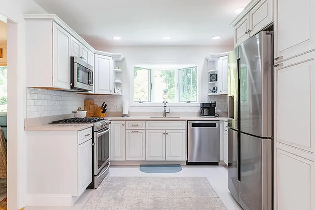 8 N Lewis Avenue Camden ME 04843