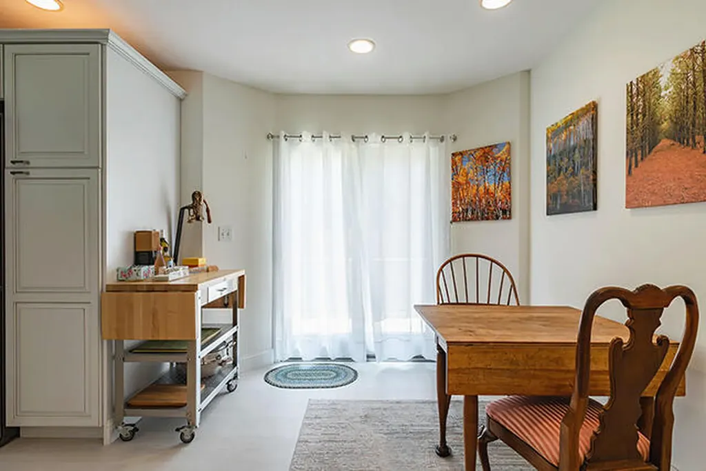 8 N Lewis Avenue Camden ME 04843