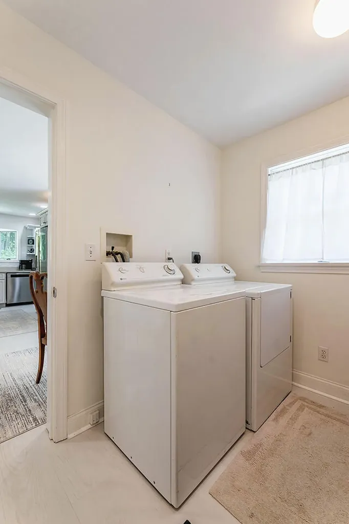 8 N Lewis Avenue Camden ME 04843