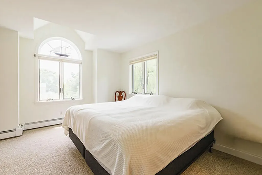 8 N Lewis Avenue Camden ME 04843