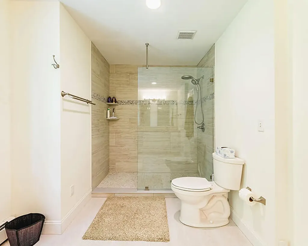 8 N Lewis Avenue Camden ME 04843