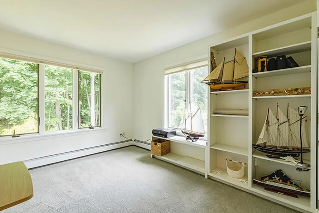 8 N Lewis Avenue Camden ME 04843