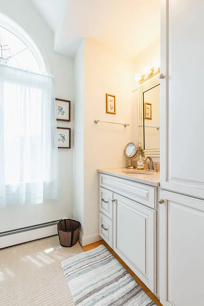 8 N Lewis Avenue Camden ME 04843