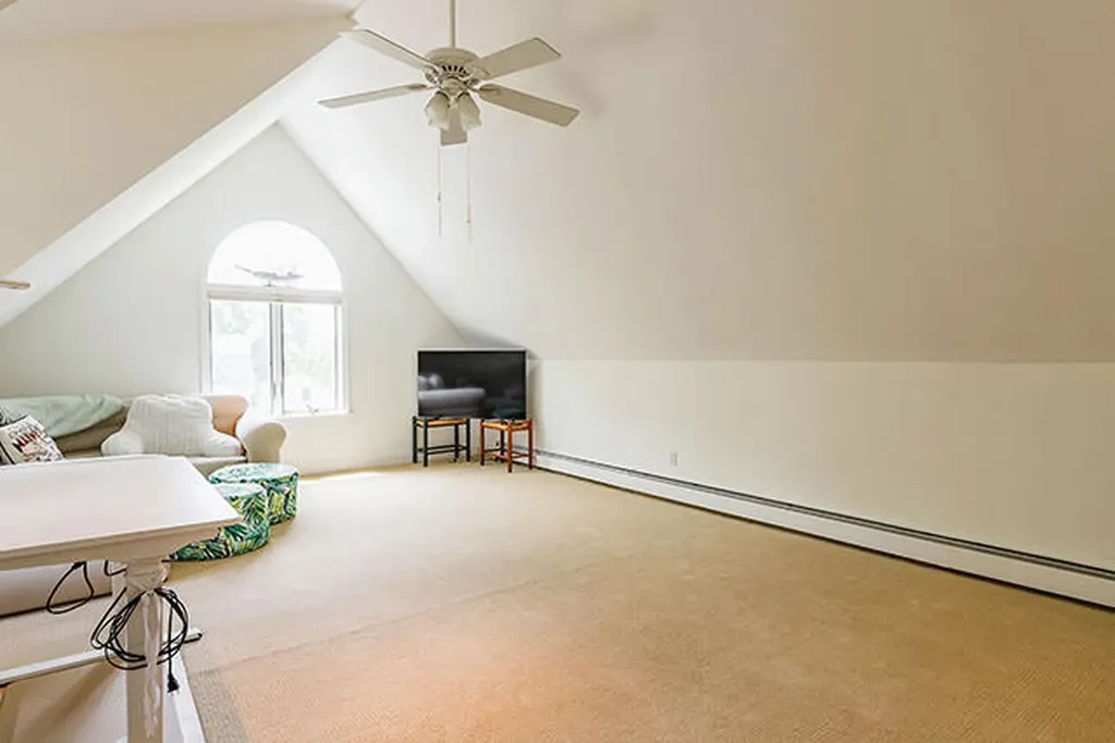 8 N Lewis Avenue Camden ME 04843